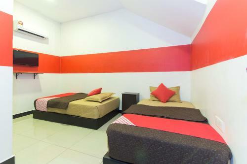 Oyo 439 Night Queen Hotel