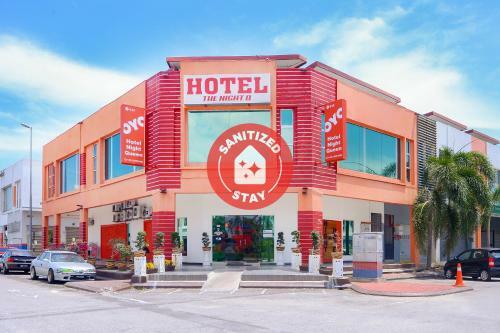 Oyo 439 Night Queen Hotel