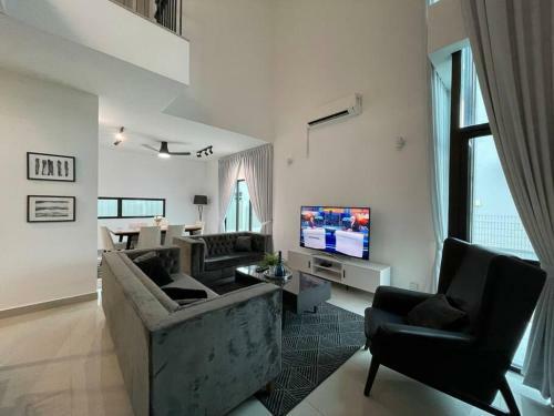 Five Bedrooms Residential Home With Free Wifi