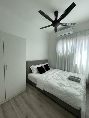 Five Bedrooms Residential Home With Free Wifi