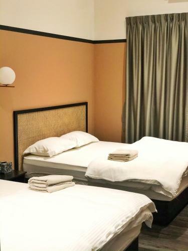 Hostal J Residence