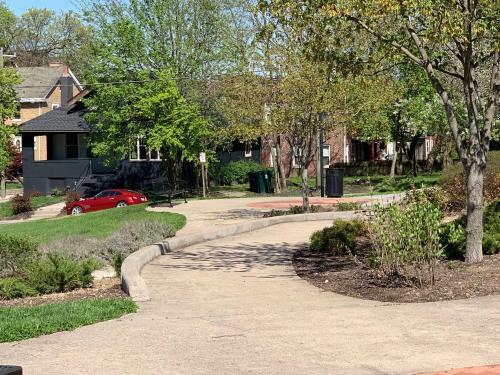 Hopkins Park Bed And Breakfast