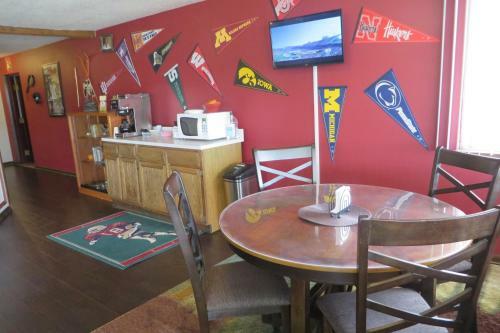 Sports Club Motel