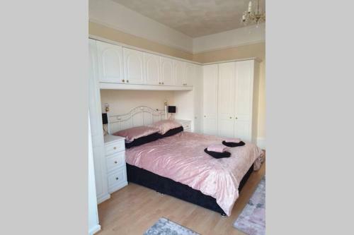 Apartamento Beautiful Spacious Flat With Garden