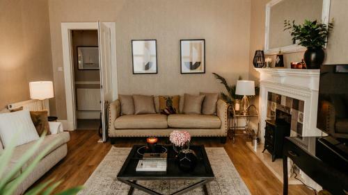 Unique Beach 2 Bedroom Town House, Golf Paradise
