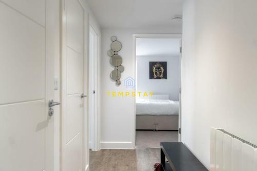 High Spec Modern Apartment Prime Location! Parking