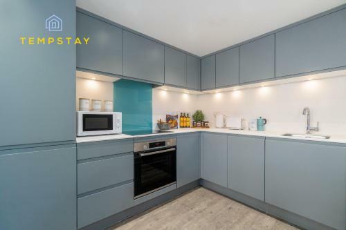 High Spec Modern Apartment Prime Location! Parking