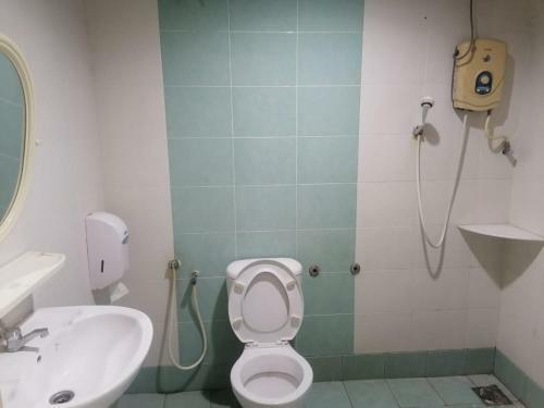 Oyo 90392 Pulai City Hotel