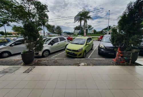 Highway Budget Hotel