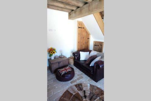 The Dovecote - Unique Self-contained 1bed Renovated Barn