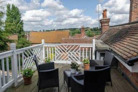 Bed & Breakfast Number 5