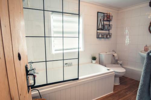 *new* Noel Cottage ?a Romantic Quirky Little Gem?