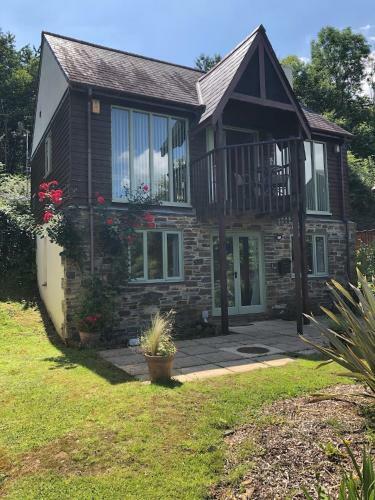 The Nineteenth, Oakridge St Mellion, Free Golf/spa