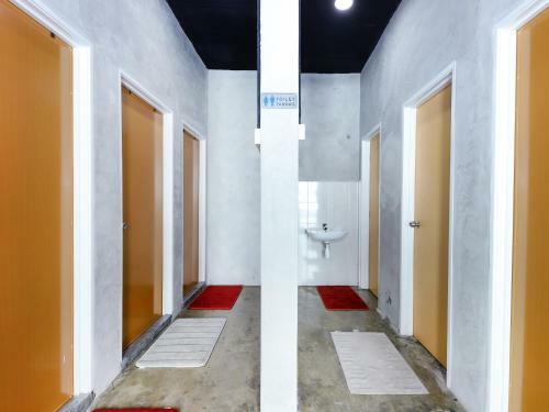 Hotel Spot On 89956 The Blue Malacca