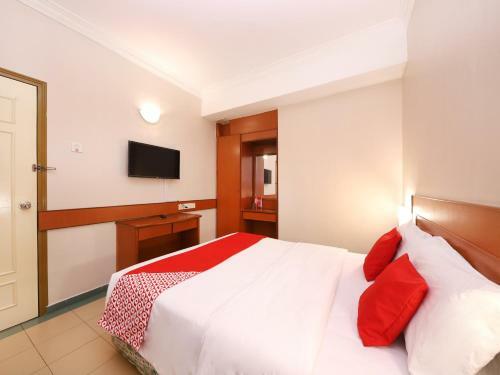 Oyo 764 Hotel Famous Inn