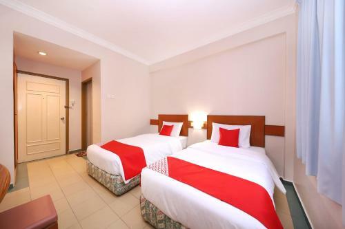 Oyo 764 Hotel Famous Inn