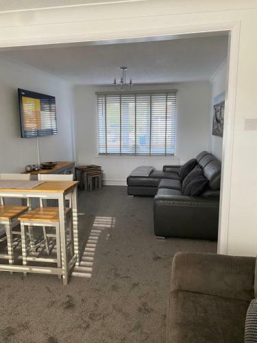 Riverside Park Ground Floor Apartment - St Neots