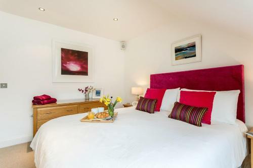 Luxury Apartment, By The Beach, Sea Views