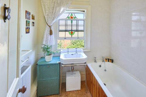 Host & Stay - Edwardian Seaside Town House