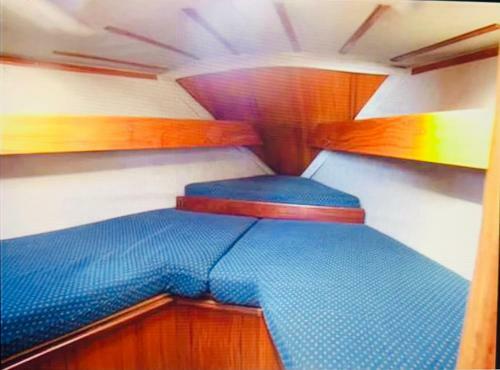 Cosy Sailing Boat Glamping Accommodation On The River In Sandwich