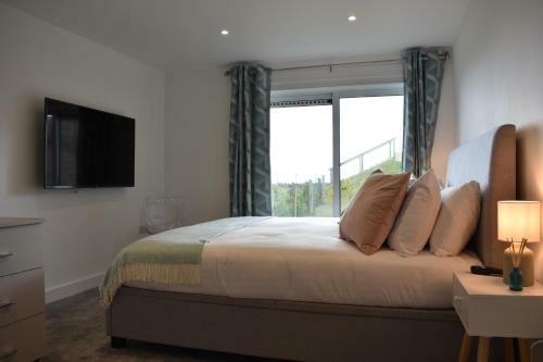 Royal Cliff Luxury Apartments - Pier View