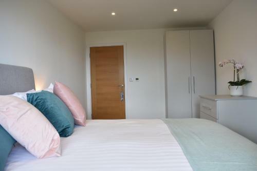 Royal Cliff Luxury Apartments - Pier View