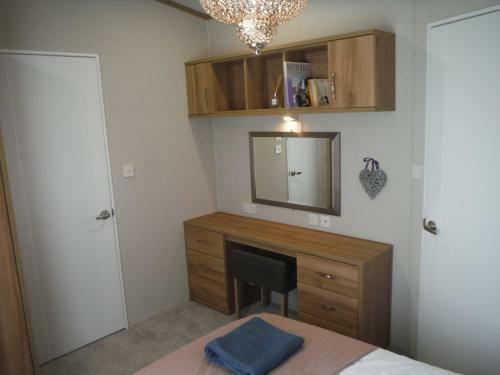 4 Berth Luxury Mini Lodge