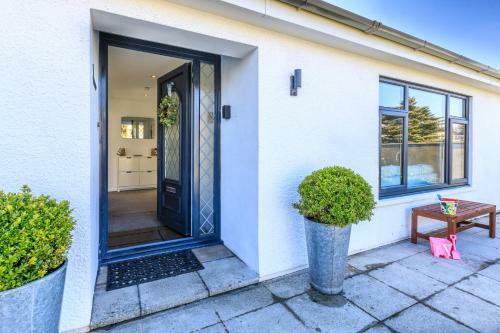 Brook Cottage 1.5 Miles From The Beach