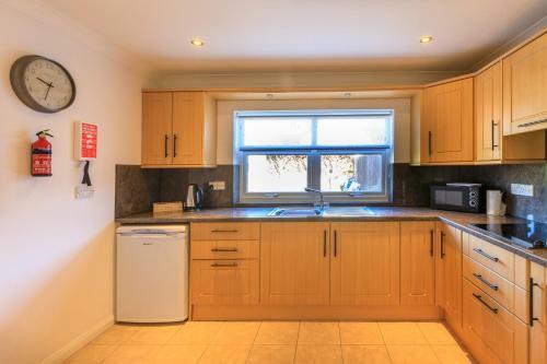 Brook Cottage 1.5 Miles From The Beach