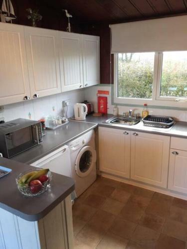 No. 27. A Quiet Dog Friendly Rural/coastal Chalet