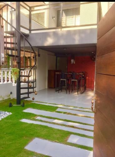 Hostal Alimama Guesthouse Melaka With Balcony