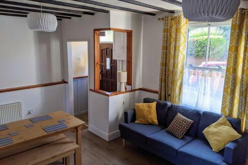 200 Year Old Large Townhouse With Sea Views