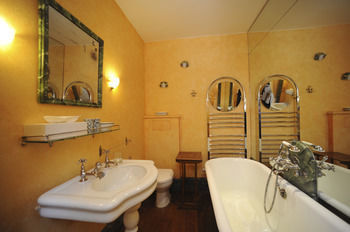 Hotel Chateau De Canisy