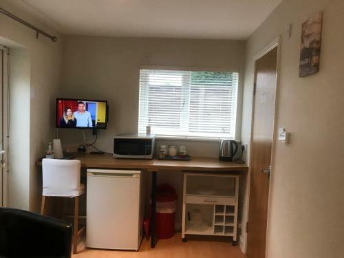 Apartamento Studio-2 Staines,heathrow, London-own Entrance
