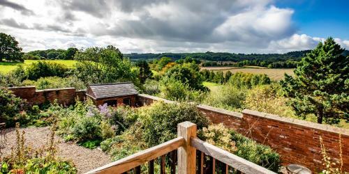 Fabulous Listed Barn With The Best Valley View