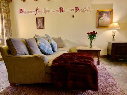 Derbyshire Cottage For 4, 1 Hour Per Day Private Pool Use