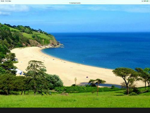 Apartamento The Courtyard-boutique Style 10 Min Walk To Beach