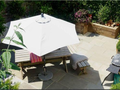 Apartamento The Courtyard-boutique Style 10 Min Walk To Beach