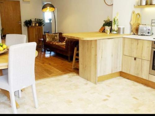 Apartamento The Courtyard-boutique Style 10 Min Walk To Beach