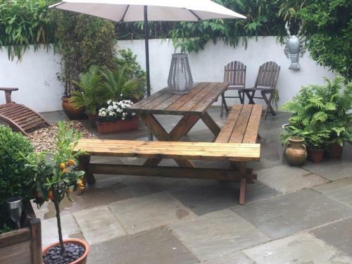 Apartamento The Courtyard-boutique Style 10 Min Walk To Beach