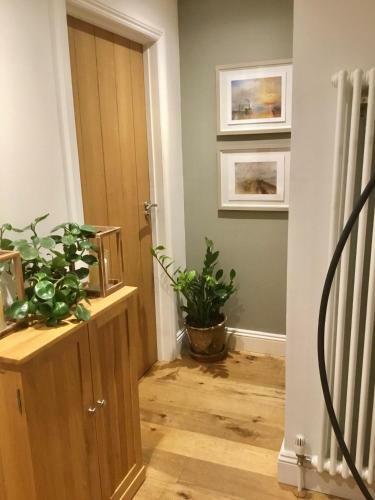Apartamento The Courtyard-boutique Style 10 Min Walk To Beach