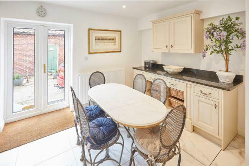 Host & Stay - Rose Cottage