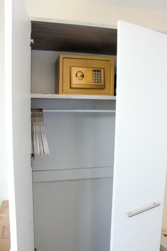 Beautiful 2-bedroom Service Apartment With Free Parking