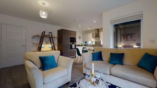 Luxury 2 Bed Apartment With Parking Near London