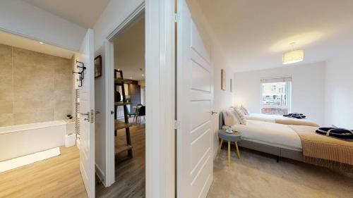 Luxury 2 Bed Apartment With Parking Near London