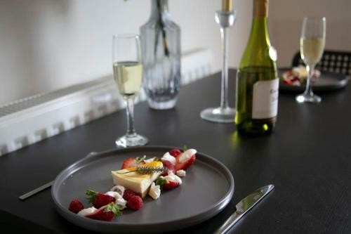 Fortunae's Cosy Apartment- By Fang