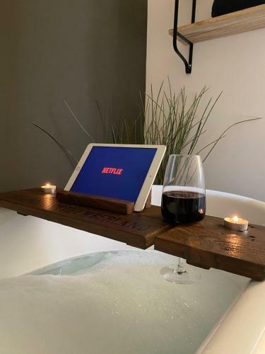 Aintree Lodge - Hot Tub - Northumberland