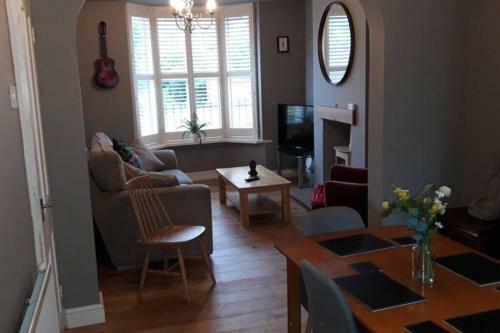 Grove Road Cottages - Group Bookings