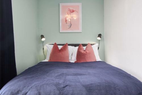 Stunning Central Apartment Sleeps 6 W/parking