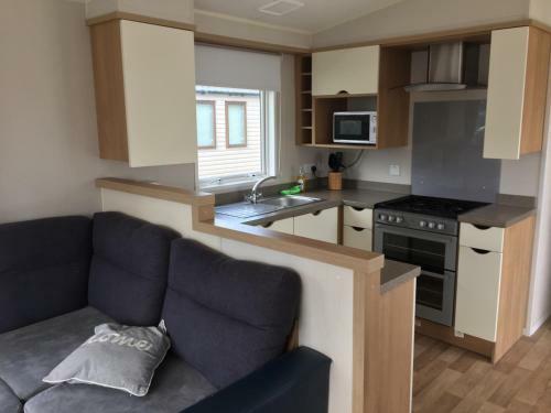3 Bedroom 2 Bathroom Prestige Caravan Presthaven Sands